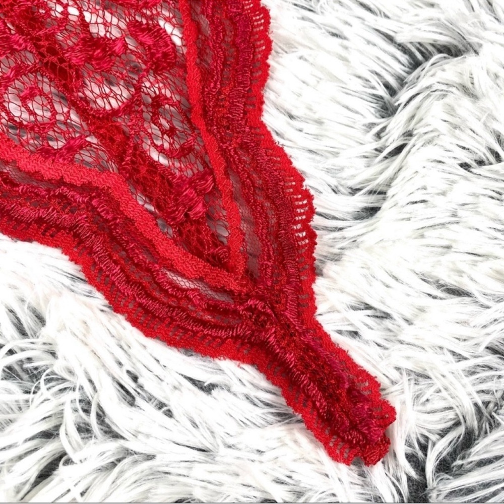 32B Vs Victoria’s Secret Vintage red floral lace teddy thong bodysuit lingerie - Picture 9 of 10